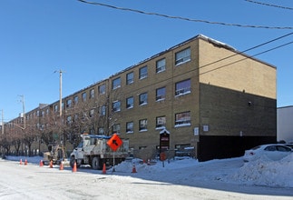 Islington Apartments in Toronto, ON - Building Photo - Building Photo