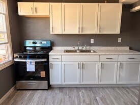 46 Blackhawk Rd in Hanover, IL - Building Photo