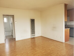 1128 Raymond Ave in Glendale, CA - Building Photo - Building Photo