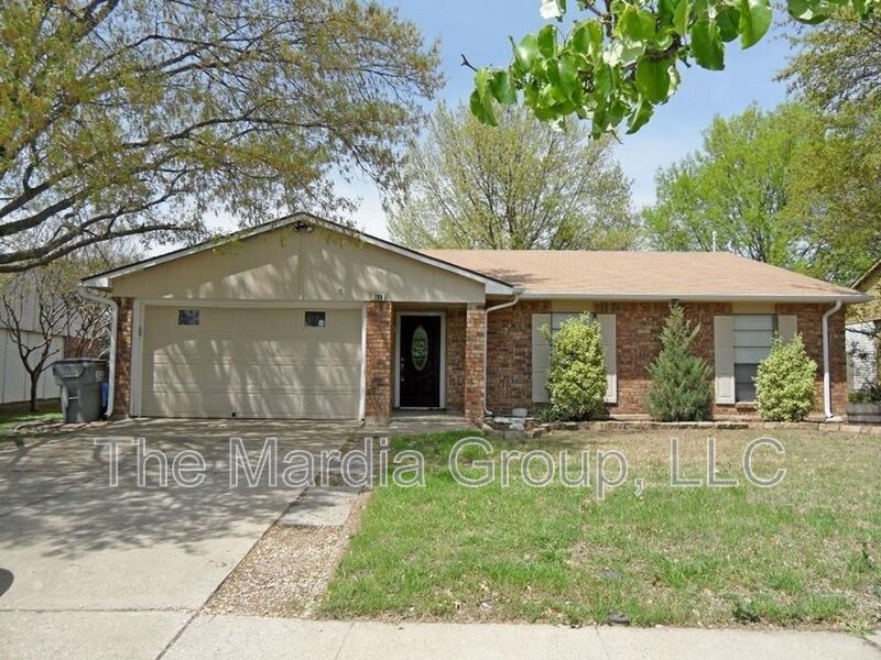 709 Meadow Mead Dr in Allen, TX - Building Photo