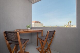 402 W Grand Ave in Grover Beach, CA - Building Photo