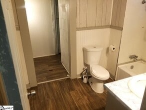 807 W Hampton St in Laurens, SC - Building Photo - Building Photo