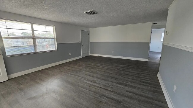 6441 Woodland Ln in New Port Richey, FL - Building Photo - Building Photo