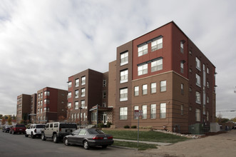 The Villas At Sloan's Lake Apartments in Denver, CO - Foto de edificio - Building Photo