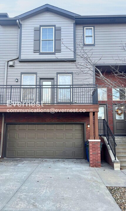 5245 Overland Dr in Lawrence, KS - Building Photo