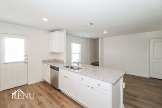 312 Silvercrest Ln in Jarrell, TX - Building Photo - Building Photo