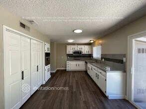 9035 Sutters Gold Dr in Sacramento, CA - Foto de edificio - Building Photo