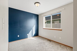 117 Peach Tree Ln in Yakima, WA - Building Photo - Building Photo