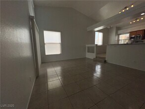 1356 Lamplight Village Ln in Las Vegas, NV - Building Photo - Building Photo