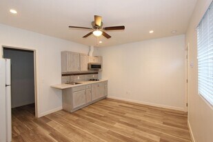 10977 Bali Ln in San Diego, CA - Building Photo