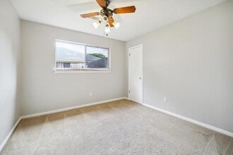 1708 E Baker Rd in Baytown, TX - Building Photo - Building Photo