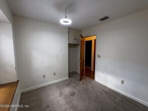 233 Swan Lake Dr in Melrose, FL - Building Photo - Building Photo