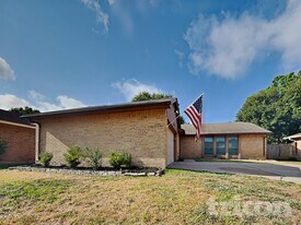 7206 Sonnet Glen Ln in Houston, TX - Building Photo