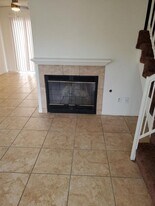 1075 W Devonshire Ave in Hemet, CA - Building Photo