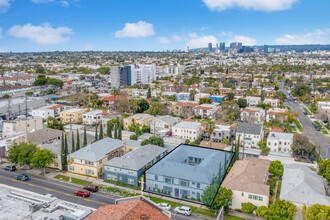 1215 S Fairfax Ave in Los Angeles, CA - Building Photo - Building Photo