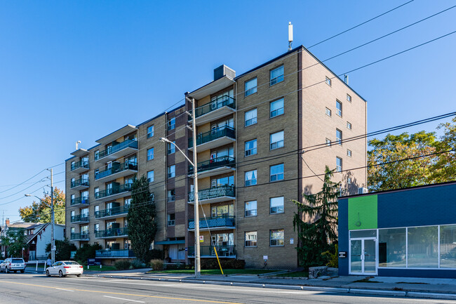 1017 Woodbine Ave in Toronto, ON - Building Photo - Building Photo