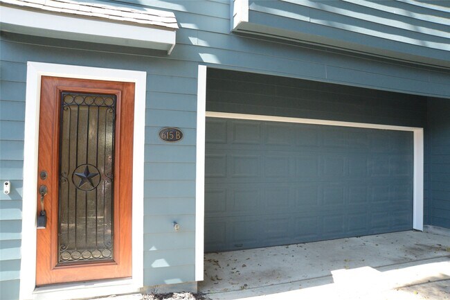 615 W 27th St in Houston, TX - Foto de edificio - Building Photo