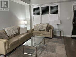 8755 Sourgum Ave in Niagara Falls, ON - Building Photo - Building Photo