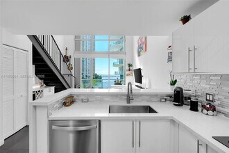 300 S Biscayne Blvd, Unit Unit L410 in Miami, FL - Building Photo - Building Photo