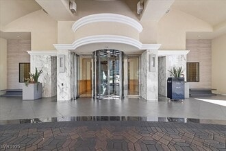 2877 Paradise Rd, Unit 1706 in Las Vegas, NV - Building Photo - Building Photo