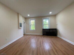85 Clifton Ave, Unit 3 in Newark, NJ - Building Photo - Building Photo