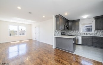 919 Anna St in Elizabeth, NJ - Building Photo - Building Photo