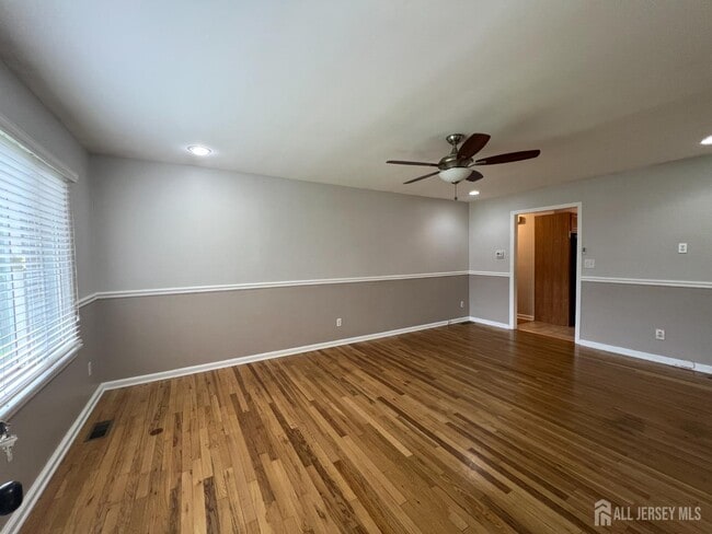 514-516-516 Carmine Ave in South Plainfield, NJ - Building Photo - Building Photo