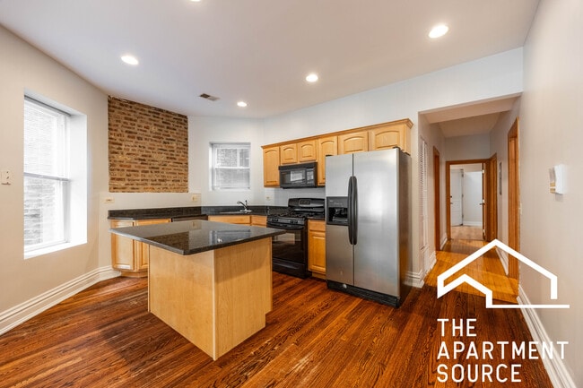 1010 N Kedzie Ave, Unit 1 in Chicago, IL - Building Photo - Building Photo