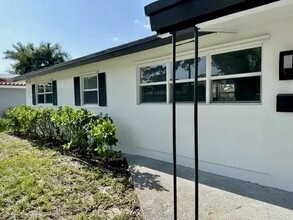 1472 NE 62nd St in Fort Lauderdale, FL - Building Photo - Building Photo