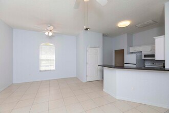 4753 Marine Pkwy in New Port Richey, FL - Building Photo - Building Photo