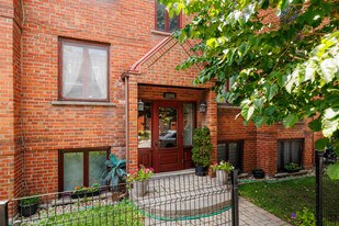 1000 Sainte-Marguerite Rue in Montréal, QC - Building Photo