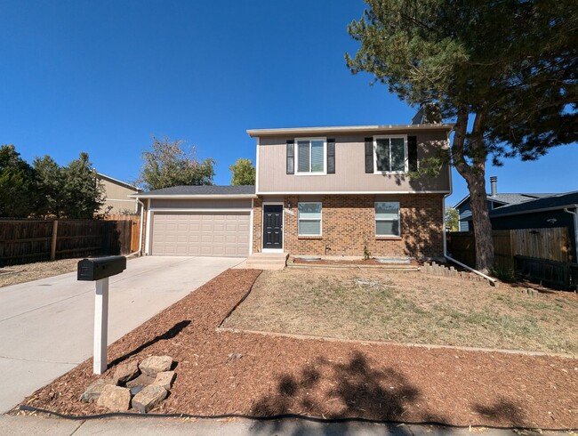 17129 E Kent Dr in Aurora, CO - Foto de edificio - Building Photo