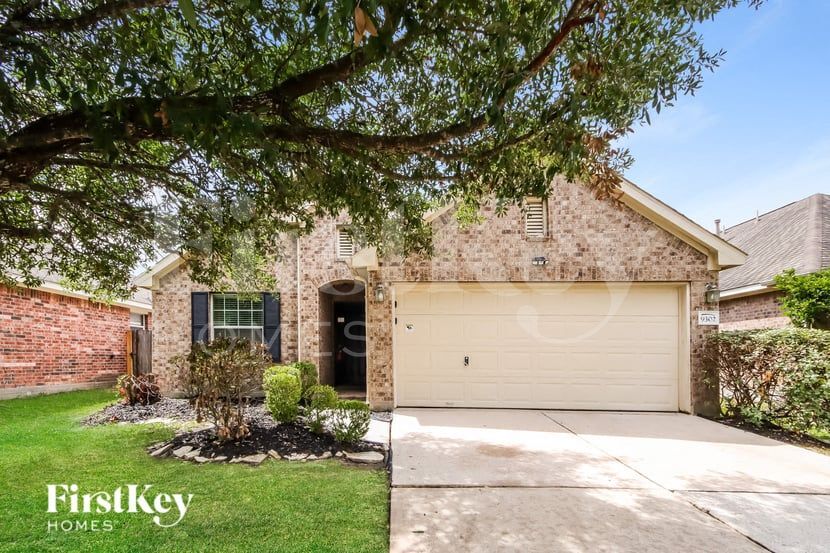 9302 Reflections Path Way in Humble, TX - Building Photo