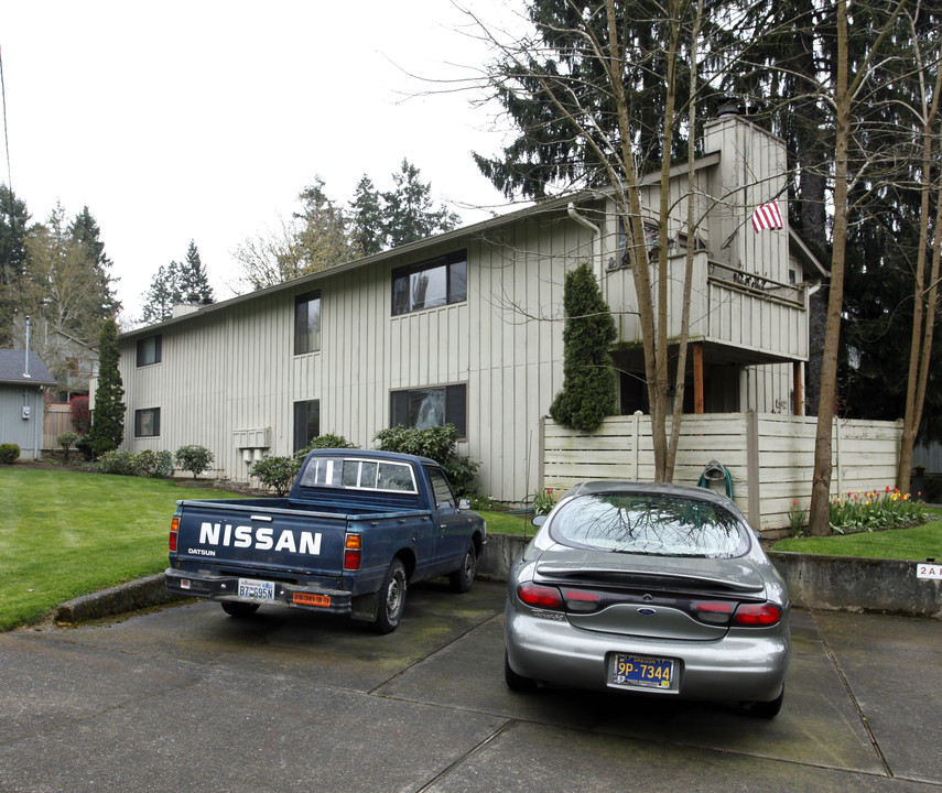 6821-6835 SW Childs Rd in Lake Oswego, OR - Building Photo