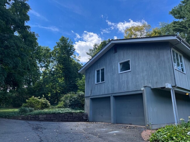 4 Scenic Dr in Portland, CT - Building Photo - Building Photo