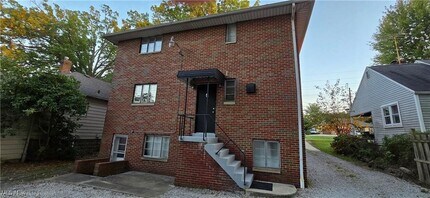617 Robinson Ave in Barberton, OH - Building Photo - Building Photo