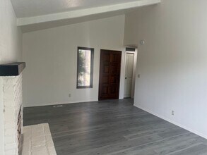 239-241 S 40th Pl in Springfield, OR - Building Photo - Building Photo