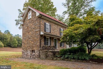 2170 Daniel Bray Hwy in Stockton, NJ - Foto de edificio - Building Photo