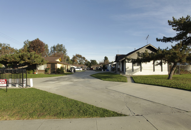 1235 W Grand Ave in Pomona, CA - Building Photo - Building Photo