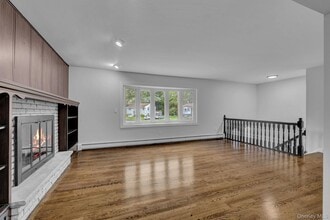 94 Jessen Pl in Beacon, NY - Building Photo - Building Photo