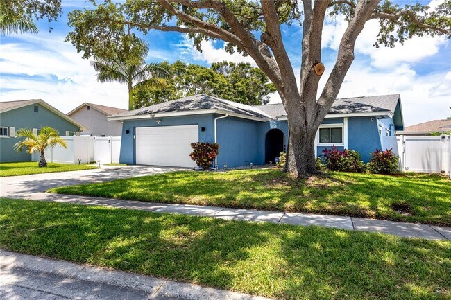 7089 121st Ave in Largo, FL - Building Photo - Building Photo