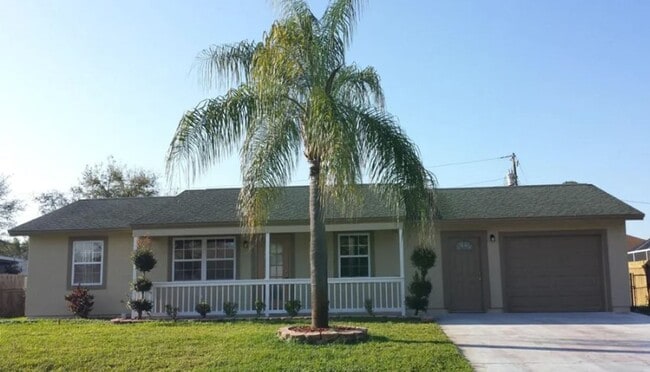property at 1182 SW Gastador Ave