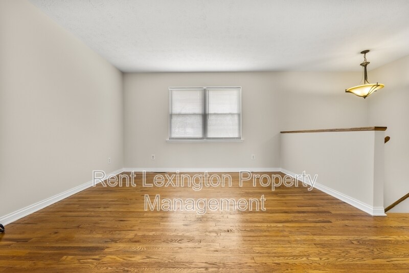 3693 Bold Bidder Dr in Lexington, KY - Building Photo