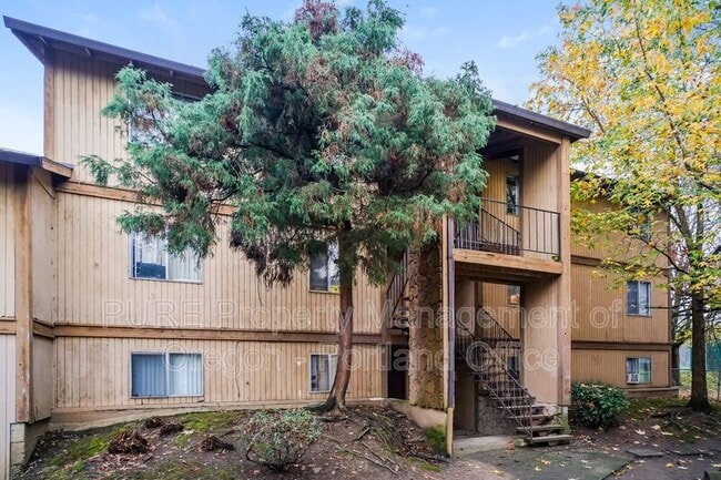 14128 NE Sandy Blvd in Portland, OR - Building Photo - Building Photo