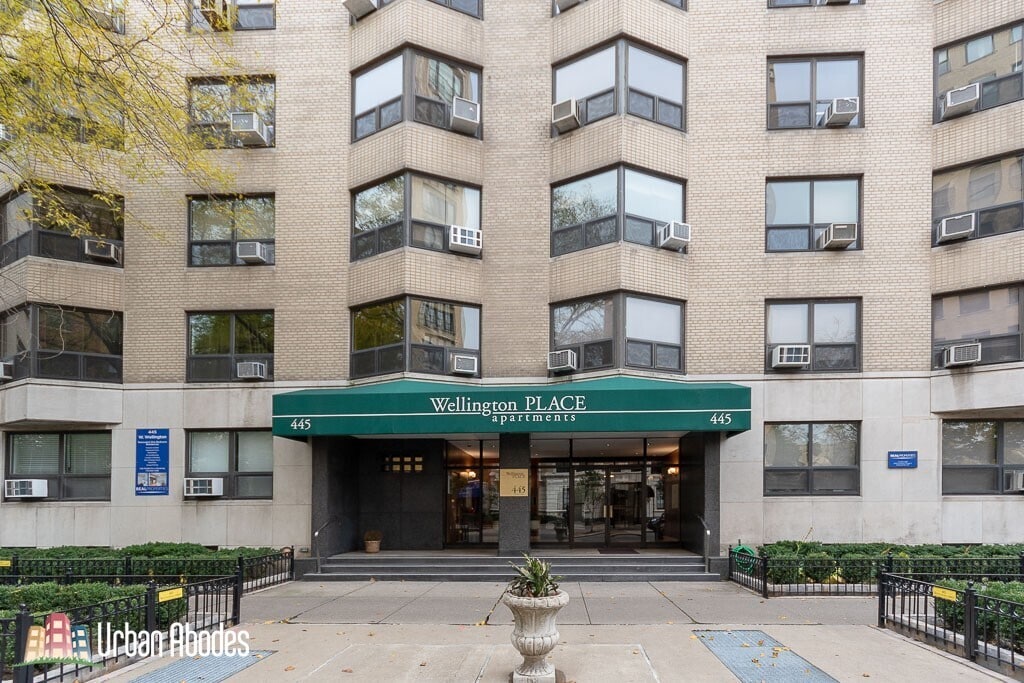 445 W Wellington Ave, Unit M07B in Chicago, IL - Foto de edificio