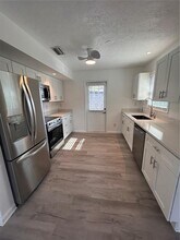 2825 Louise St in Sarasota, FL - Foto de edificio - Building Photo