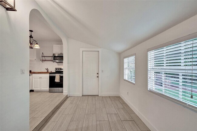 4718 NW 15th Ave in Miami, FL - Building Photo - Building Photo