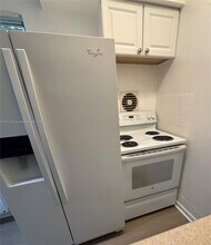 15 Alhambra Cir in Coral Gables, FL - Building Photo - Building Photo