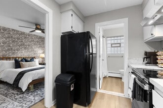 55 Hollywood Ct, Unit SI ID1032368P in Mount Clemens, MI - Foto de edificio - Building Photo