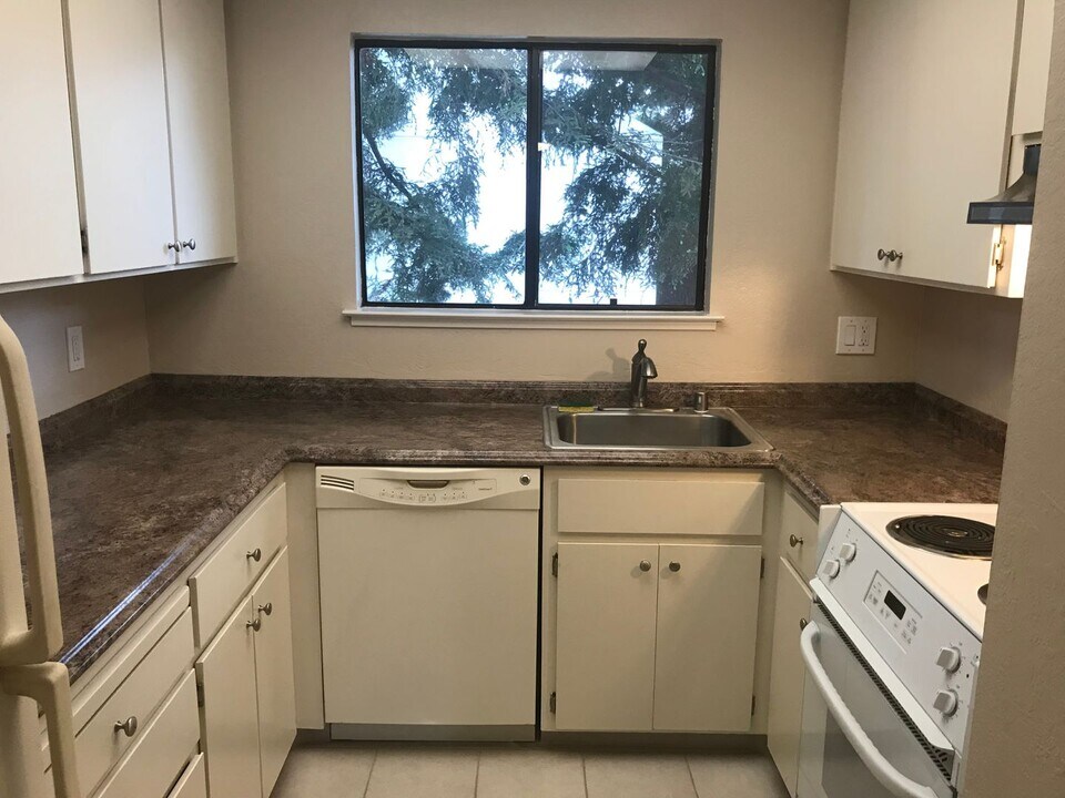 2201 Monroe St in Santa Clara, CA - Building Photo